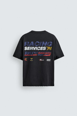 ZARA ФУТБОЛКА ИЗ ТКАНИ С ЭФФЕКТОМ ПОТЕРТОСТИ И ПРИНТОМ, ЧЕРНЫЙ