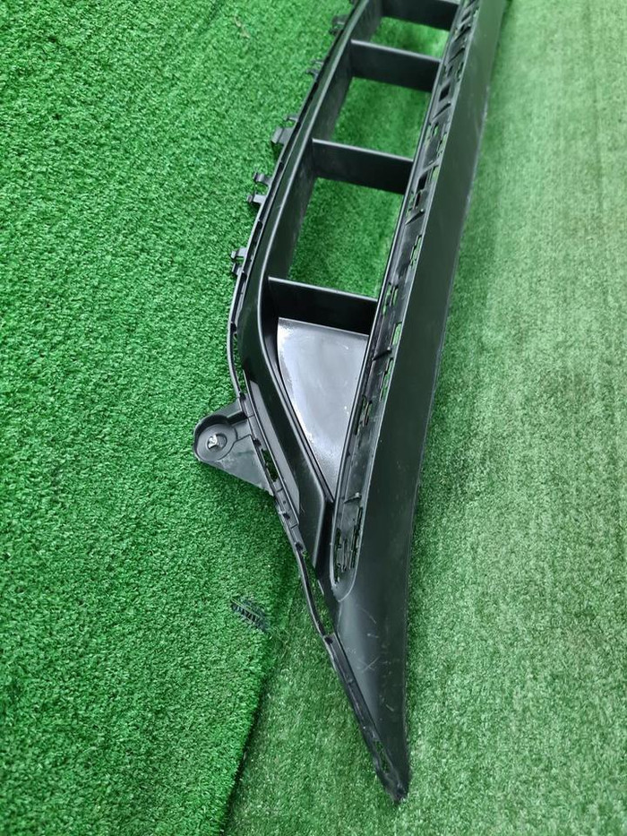 Решетка перед. бампера Mercedes E W213 (20-23) AMG