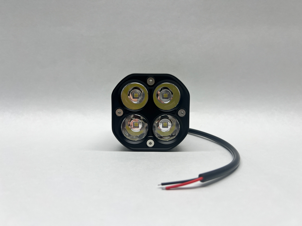 Светодиодная фара, 4 диода, 4D линза, 12-24 вольта, направленный дальний свет, белый свет (за 1 шт.)