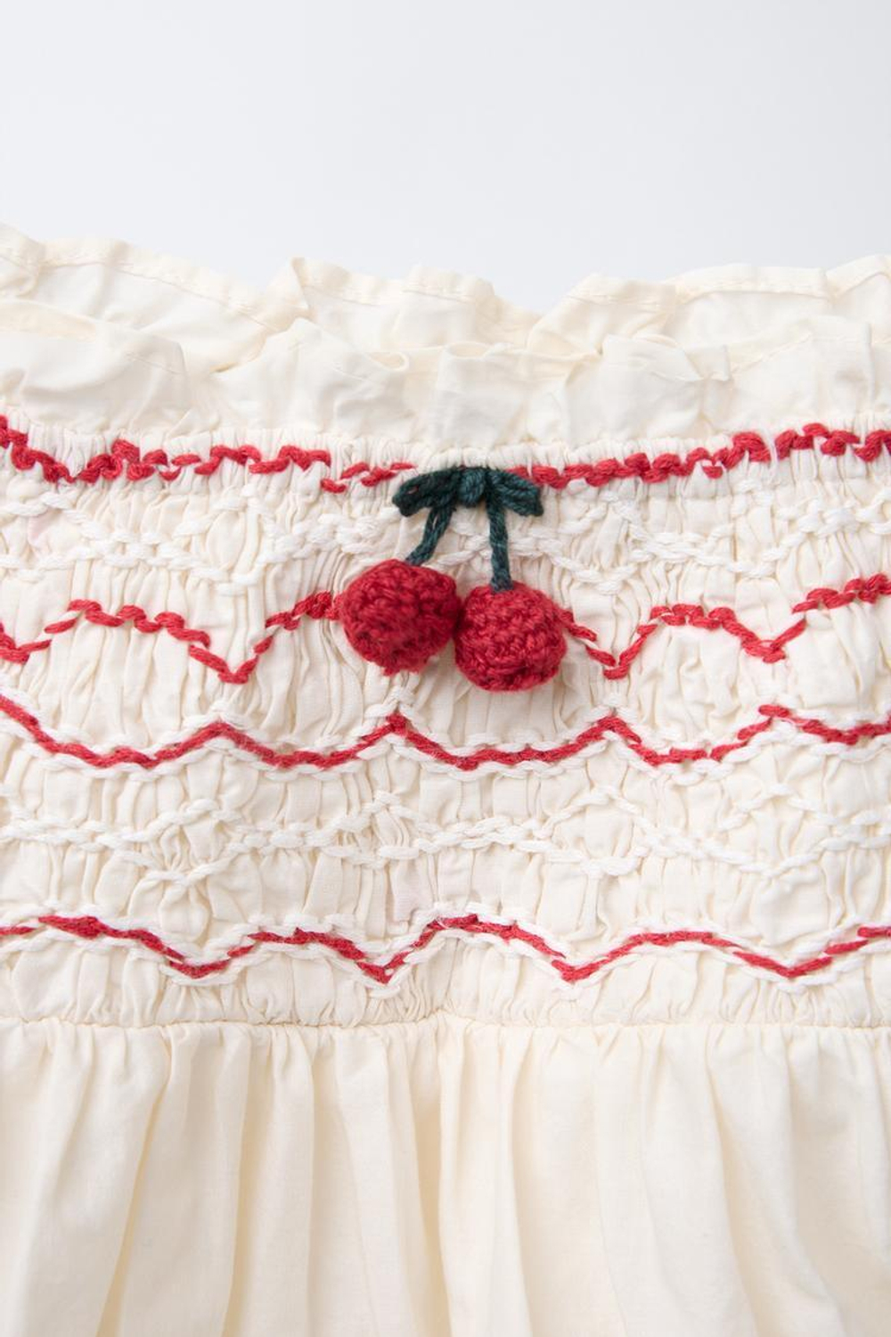 ZARA ЮБКА-ШОРТЫ С ВЫШИВКОЙ И ДЕТАЛЬЮ «ВИШНЯ», ЭКРЮ/КРАСНЫЙ