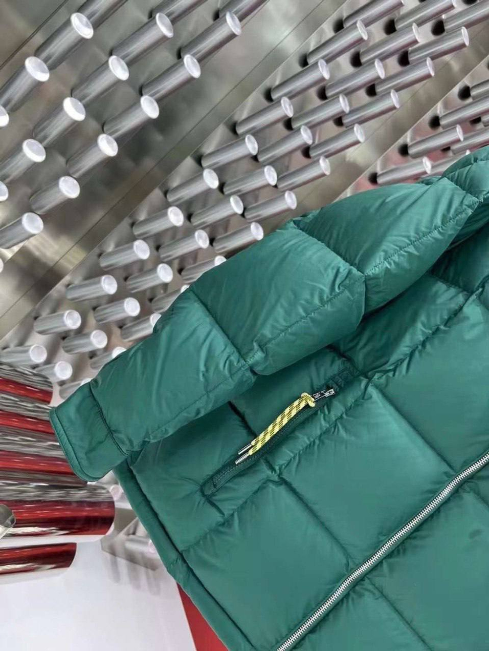 Пуховик Moncler
