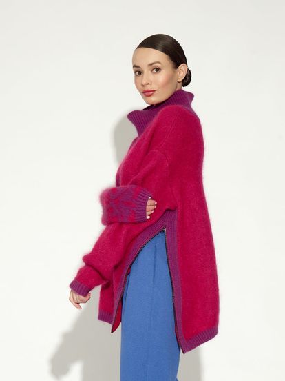 Женский свитер ярко-розового цвета из мохера - фото 3