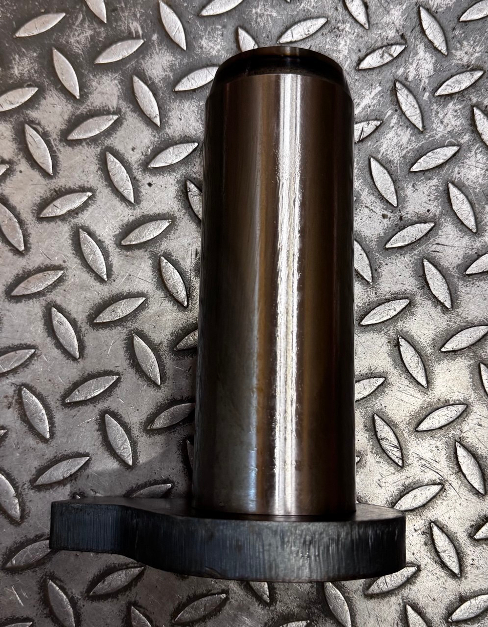 Палец 205-70-71210