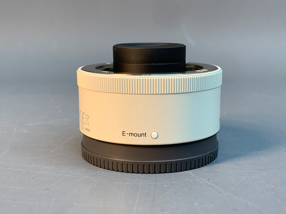Sony SEL20TC