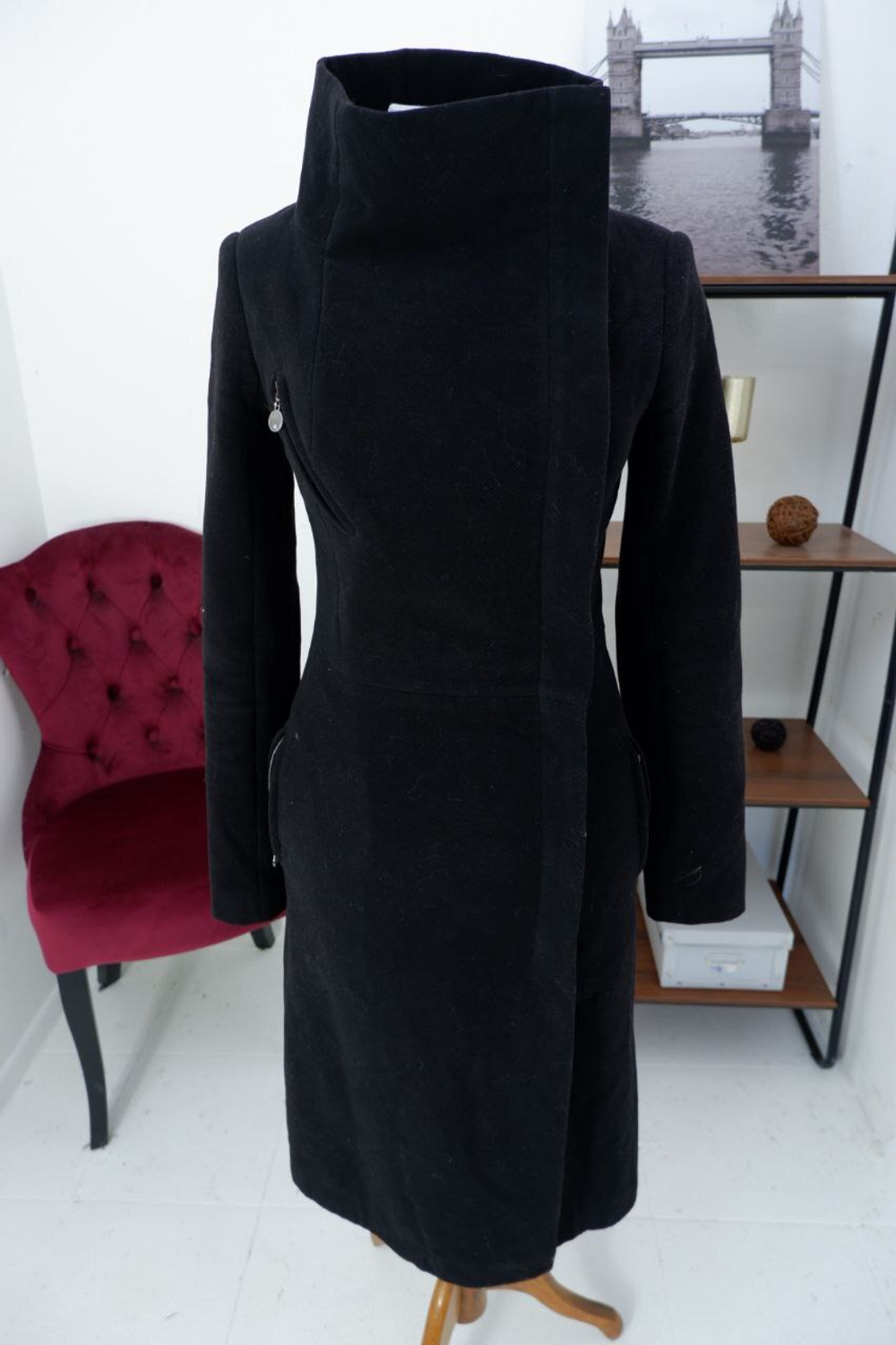 Пальто практичное 42 размер