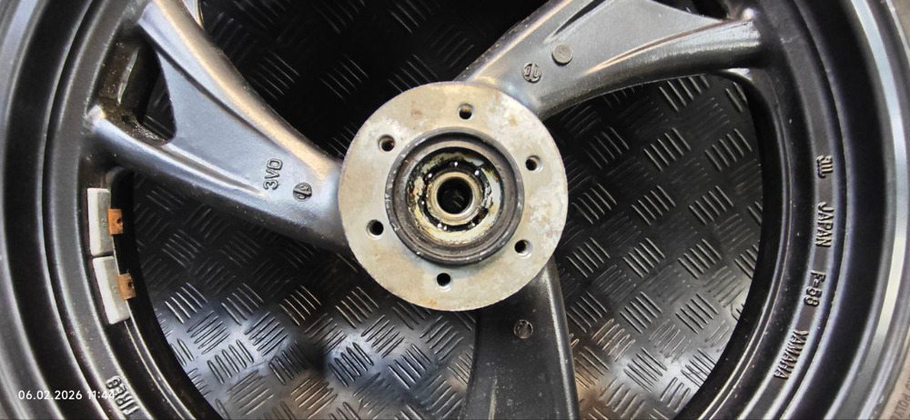 Колесо переднее Yamaha TDM850 RN03J 053955