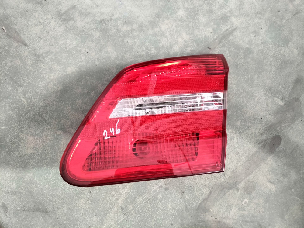 Задний фонарь (левый/правый) Mercedes B-Class W246 B180/B200