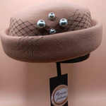 Шляпа фетровая.