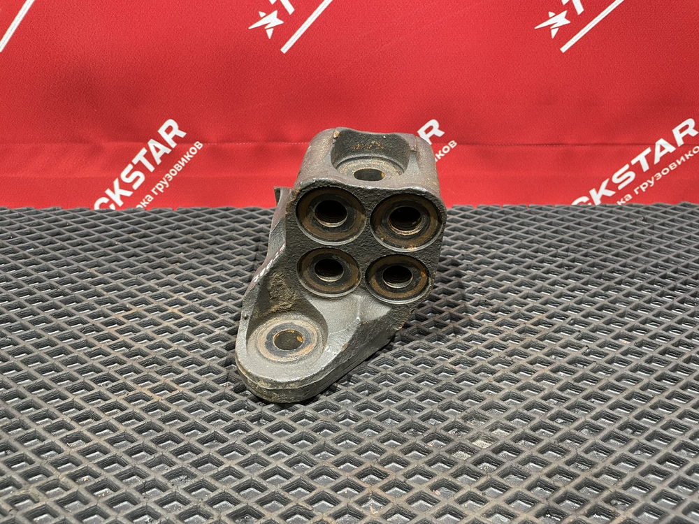 Кронштейн двигателя задний левый