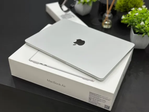Б/У Ноутбук Apple MacBook Air 13 M4 100% 16/256Gb Silver (LJ4GH4KM4H)