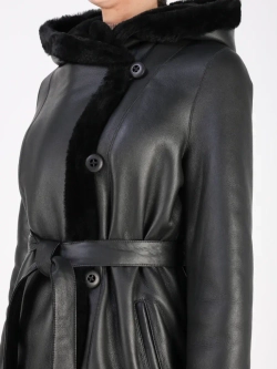 Дубленка зимняя натуральная с капюшоном