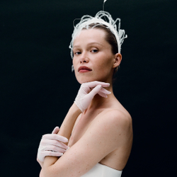 Перчатки короткие с бархатной вставкой