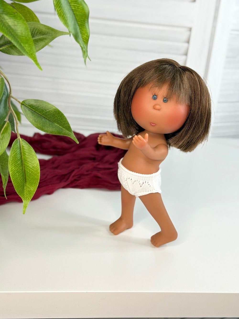 Кукла Nines виниловая 23см Little Mia Latina без одежды (3199WL10)