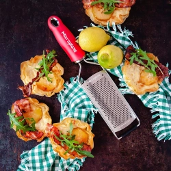 Microplane Терка Gourmet крупная красная