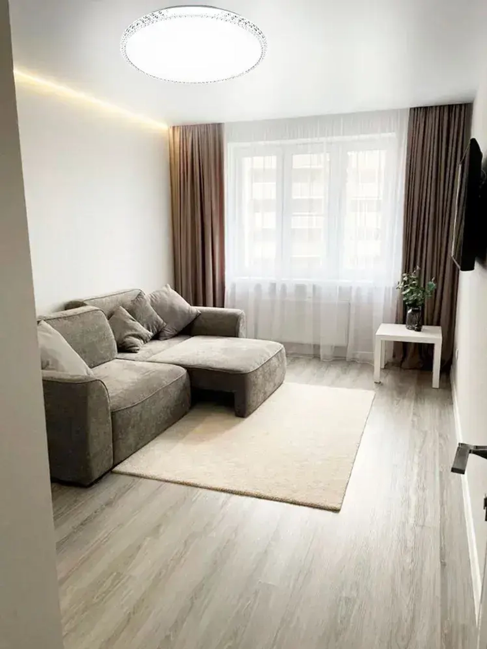 Люстра потолочная светодиодная с пультом 100Вт, площадь освещения до 25кв.м.