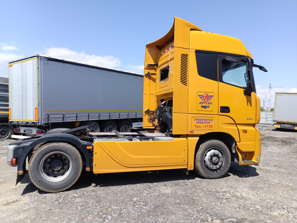 Foton AUMAN 4x2 Седельный тягач BJ4189SLFKA (Дизельный, 11,8 л, 470 л.с. АТ)