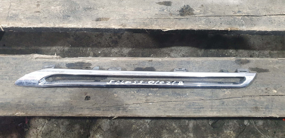 Молдинг решетки радиатора Mercedes GLE (C292) 15-19 Б/У Оригинал A2928880185