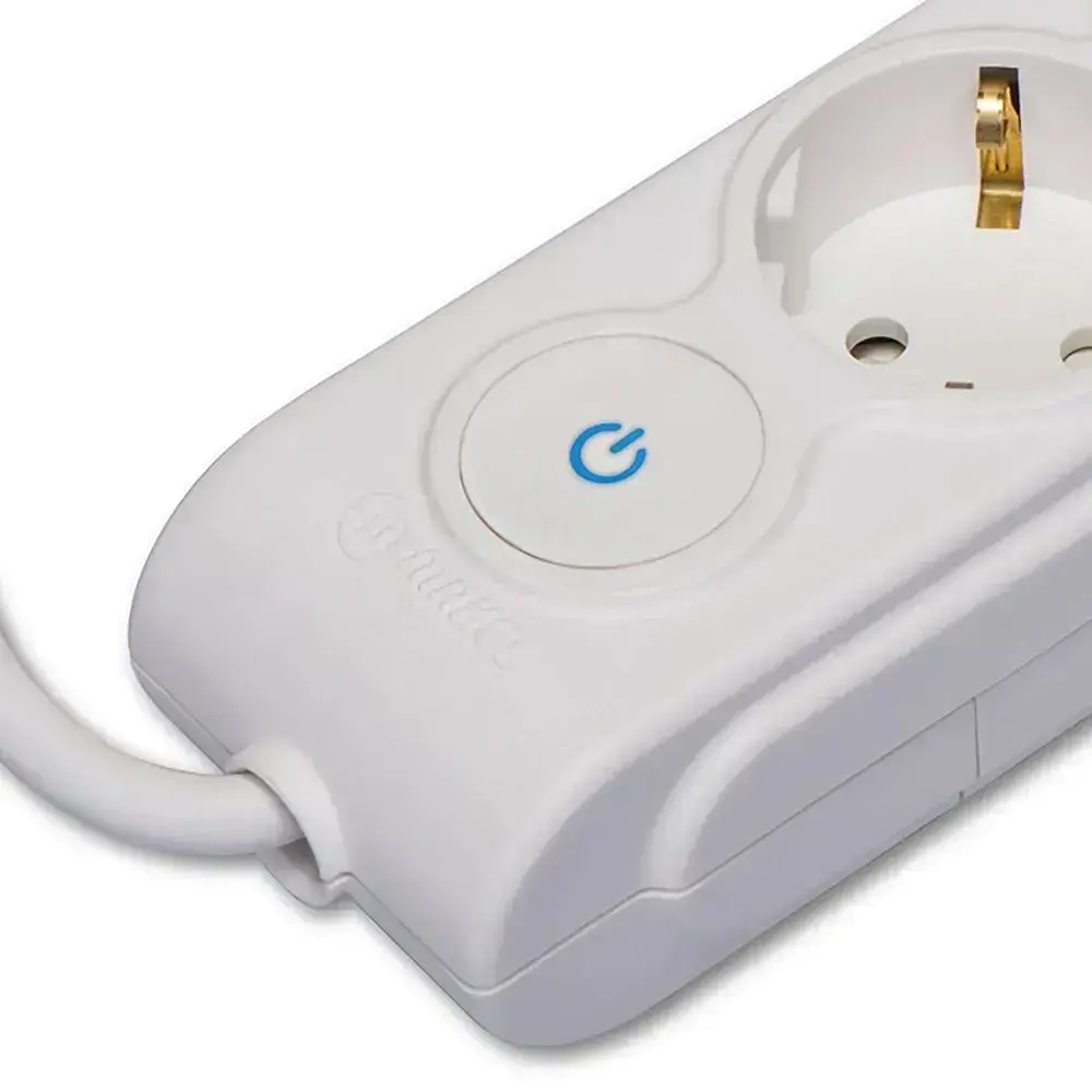 Удлинитель MAKEL 3 гнезда с заземлением с выключателем 3600 Вт 3 м