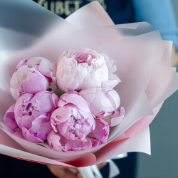 Букет из 5 пионов Sarah Bernhard