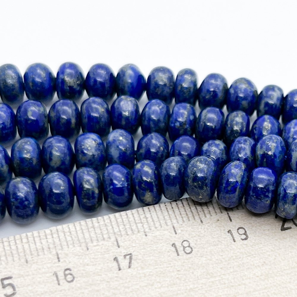 Лазурит, размер около 5*8 мм, цена за 17-18 шт (1/4 нити)