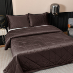 Велюровое покрывало в клетку с наволочками OVL037