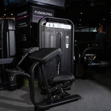 E7030 Бицепс-машина сидя. Стек 80 кг