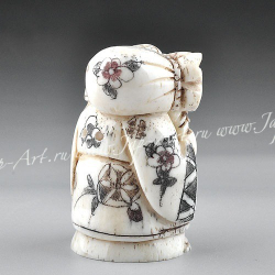 Нэцкэ Дзаошень с мешком