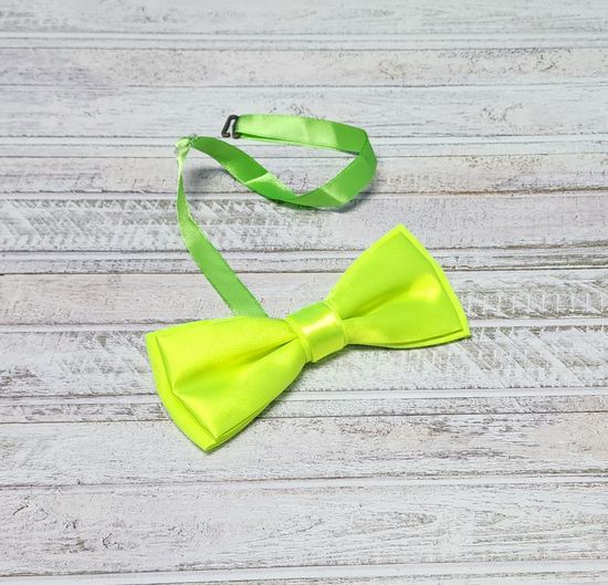 Галстук бабочка классика, лайм глянец, зелёная лента