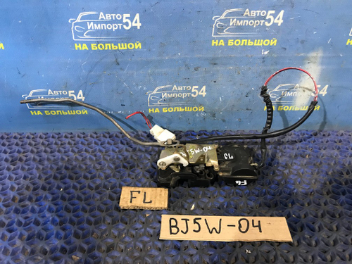 Замок двери передней левой MAZDA FAMILIA 1999