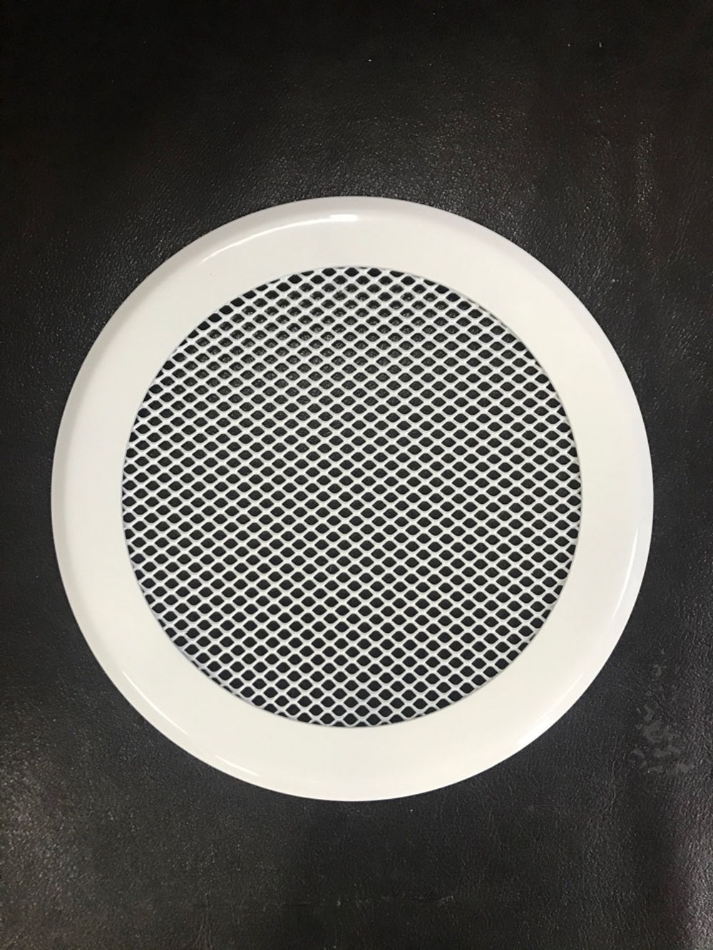 Решетка стальная на магнитах КП-150 сетка, белая