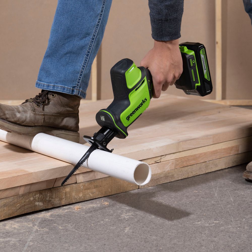 Пила сабельная акк. Greenworks GPT-CRS-25, 24V, б/щет, 0-3000/мин, рез 80 мм дер., LED, 1х4Ач,ЗУ,кор (1200507CUB)