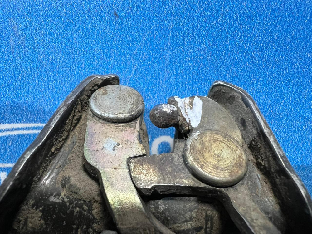 Замок багажника TOYOTA SPRINTER 1992