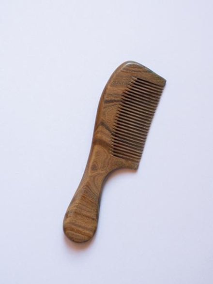 Расческа из зелёного сандала частые зубья