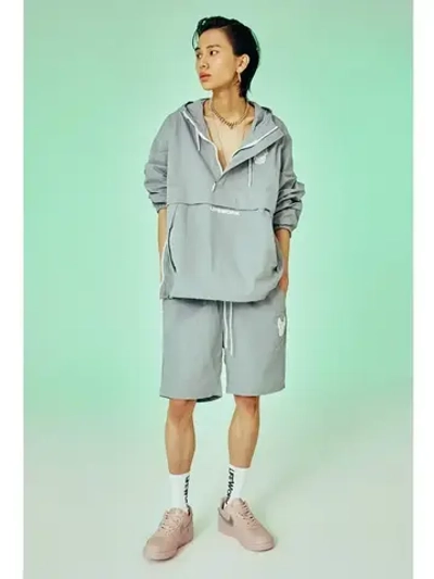 Шорты из нейлона на завязках