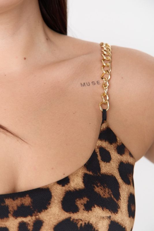 Платье-комбинация на тонких бретелях цепи, леопардовый принт