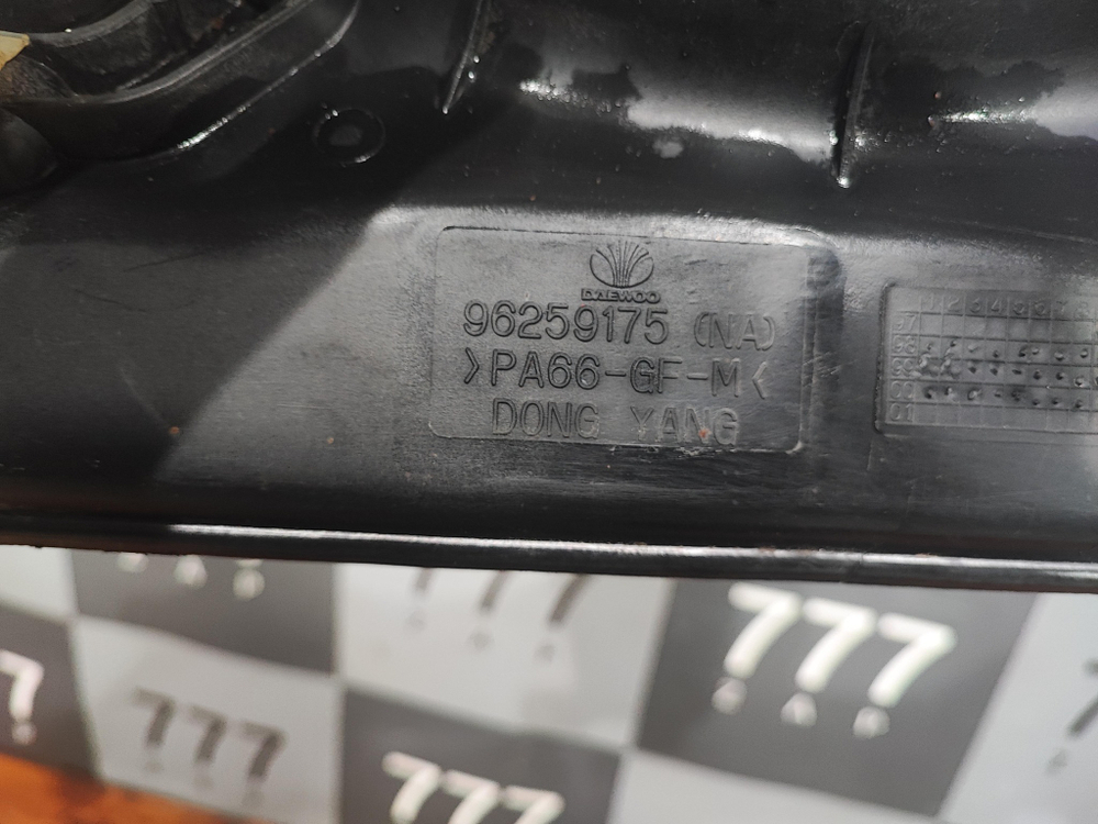 Диффузор вентилятора Chevrolet / Daewoo Lanos 02-09 Б/У Оригинал 96259175