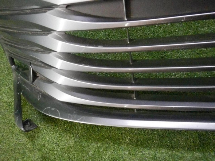 Решетка переднего бампера Toyota Camry xv70 (2017-2021)