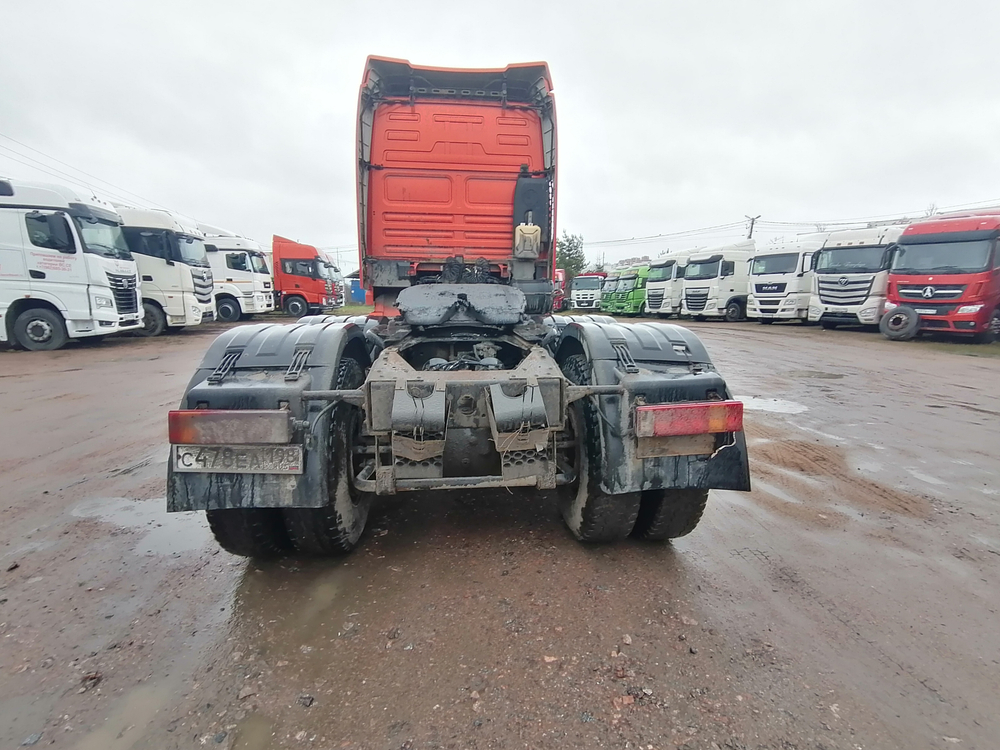 Shacman (Shaanxi) SX* 6x4 Седельный тягач SX42584V324 (Дизельный, 11,6 л, 423 л.с., АТ)