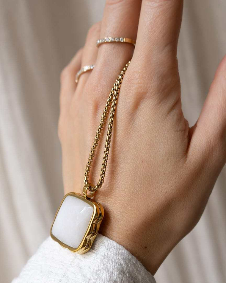 Браслет Coeur de Lion White quartz (April) 1300/30-1400