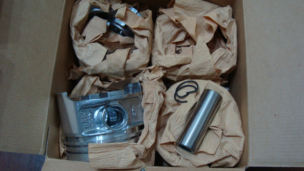 Поршень с пальцами и стопорными кольцами ГАЗ 406 дв.(комплект) Г