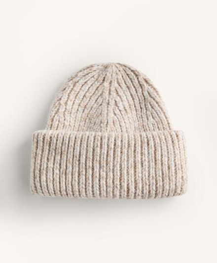 Oysho Вязаная шапка в крапинку, светло-бежевый