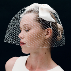 Вуаль круглая с объемным бантом из тафты