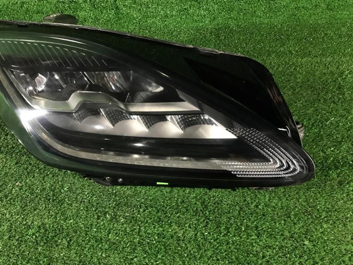 Фара правая Jaguar E-PACE (2017-2021) LED