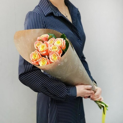 Букет из 9 роз мисс-пигги (50 см)