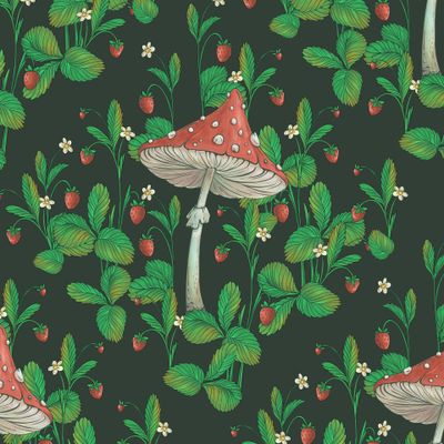 Мухомор и земляника