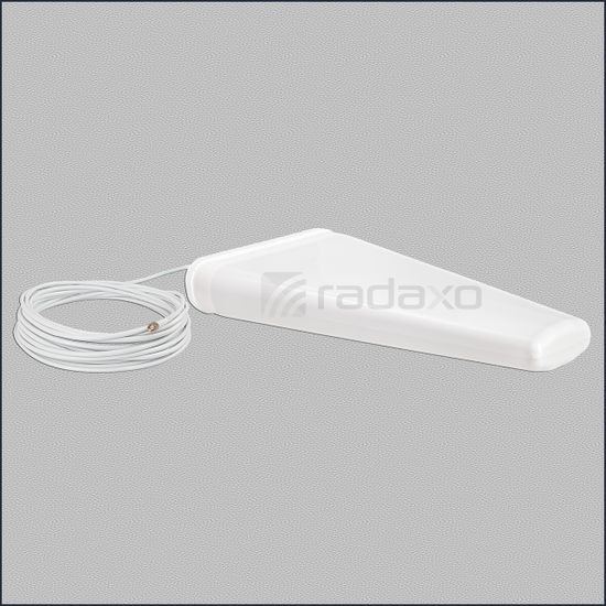 Radaxo Y-4G антенна 698-2700 МГц / 12,0 dBi / 445x210x64мм
