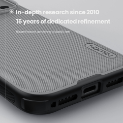 Противоударный чехол тонированный прозрачный для iPhone 17 Pro, серия Super Frosted Shield Pro от Nillkin