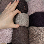 Набор итальянской фантазийной пряжи для джемпера "КАПРИЗ"; Состав: кидмохер, меринос, альпака, хлопок, люрекс, пайетки. Общий вес: 560 гр