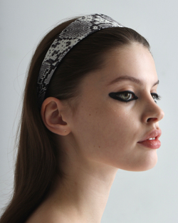 Ободок из кожи со змеиным принтом