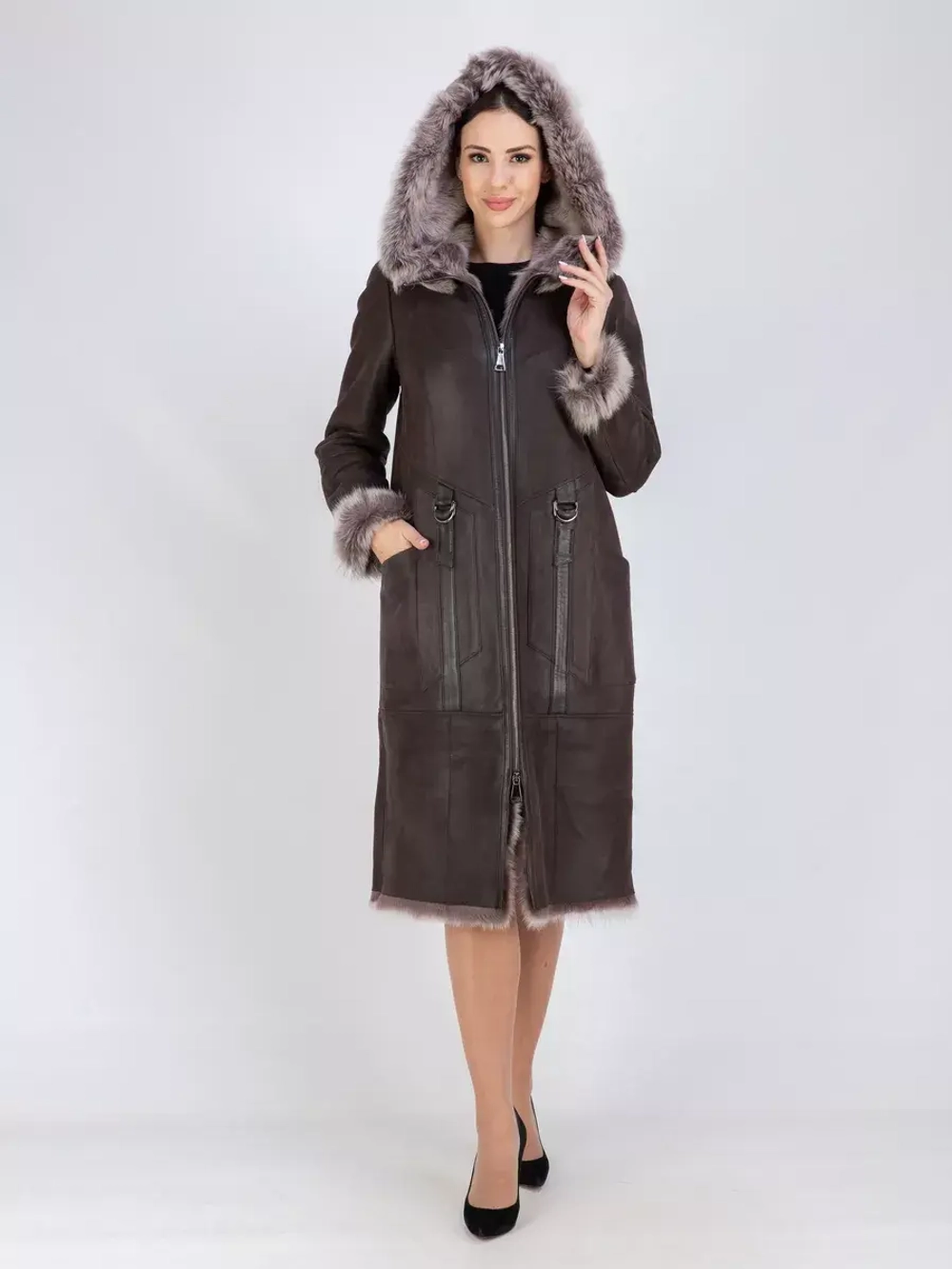 Дубленка зимняя с капюшоном натуральная
